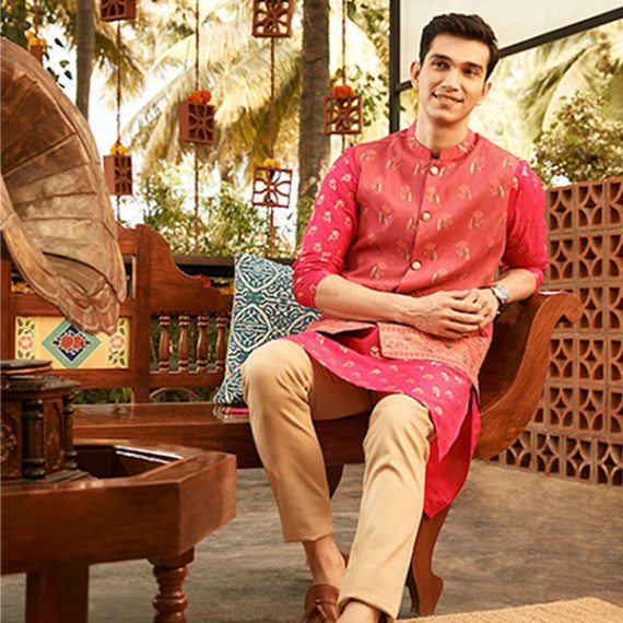 https://www.newfitz.com/products/men-magenta-pink-golden-floral-printed-thread-work-floral-kurta-2