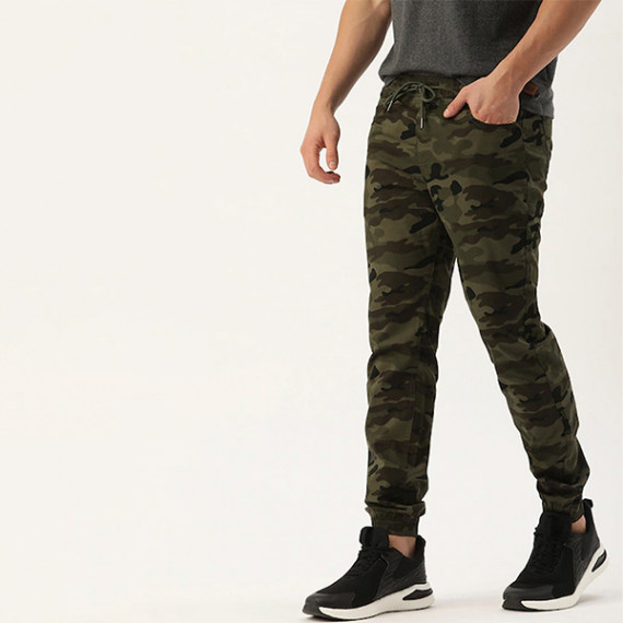 https://www.newfitz.com/products/men-olive-green-camouflage-printed-slim-fit-joggers-trousers