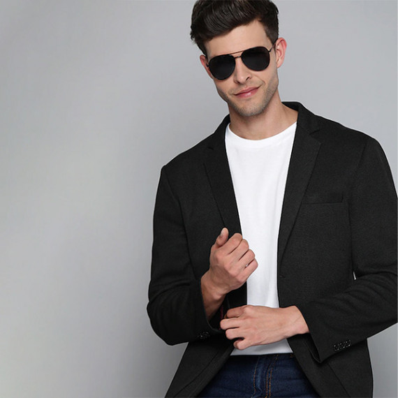 https://www.newfitz.com/products/men-black-textured-regular-fit-single-breasted-blazer